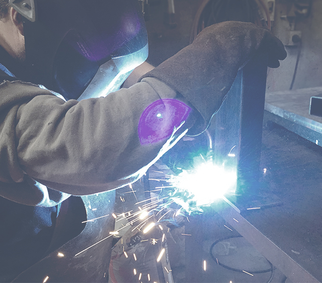 Fabrication de protection sous escalier au sein de notre atelier, Alfortville
