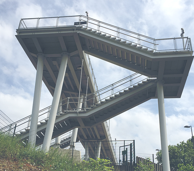 Escaliers métalliques, Gare SNCF, Ile-de-France