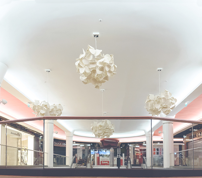 Garde-corps et encoffrements de poteaux, Galerie commerciale, Reims