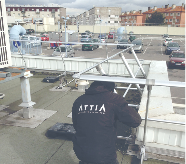 Garde-corps spécifiques pour la toiture d'une terrasse, Centre Commercial, Ile-de-France